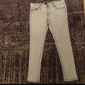 Mossimo Light-wash Blue Jeans Ankle Skinny Size 10
